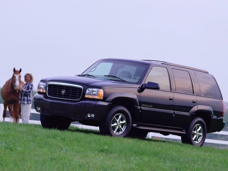  Cadillac Escalade 1999 года  (фото 26 из 40)